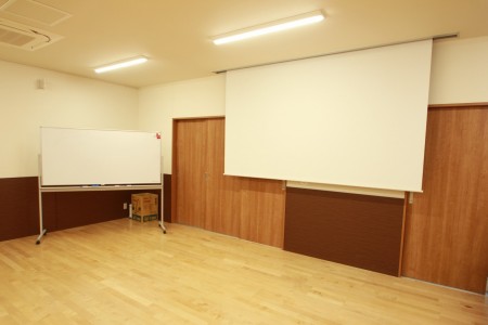 プロジェクタ-/スクリーン